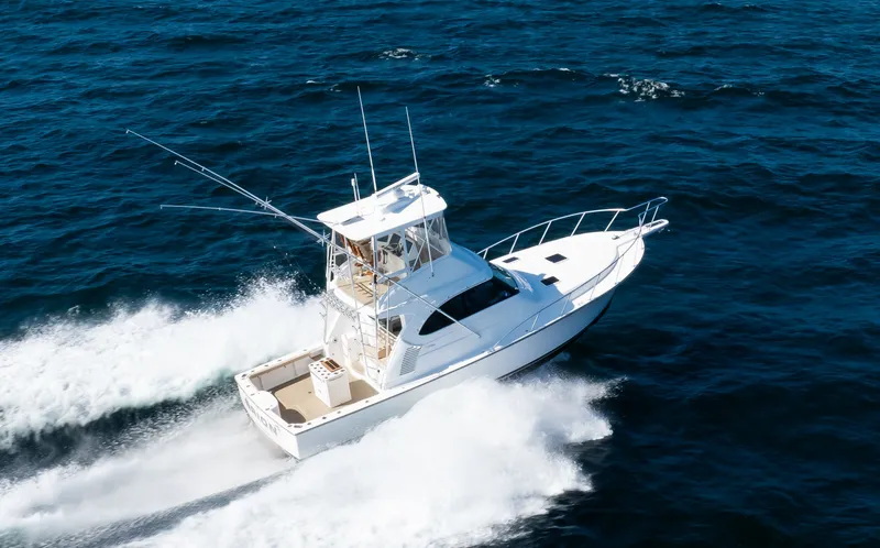 Slide: The Image of Henriques 42 Express Hardtop Bridge 2021 - 2