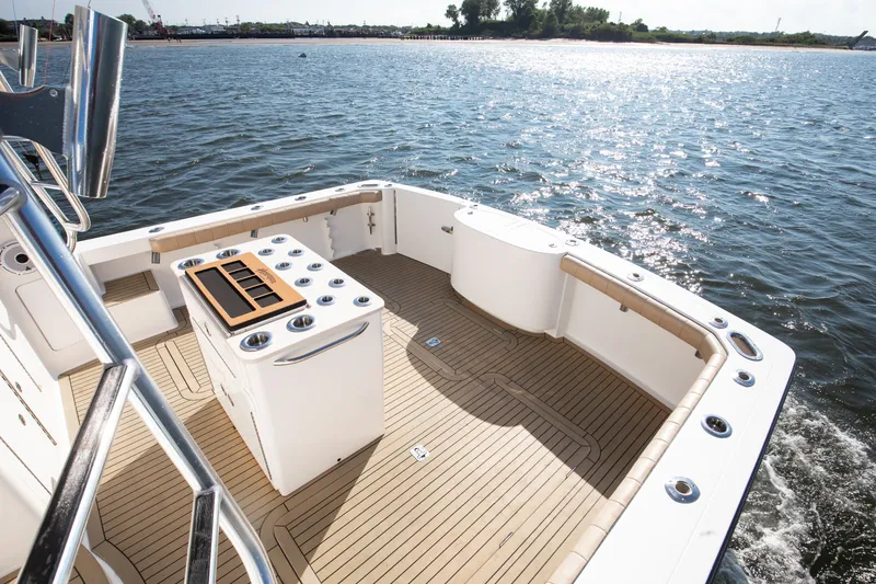 Slide: The Image of Henriques 42 Express Hardtop Bridge 2021 - 21