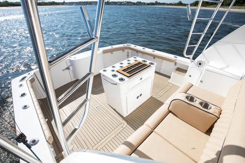 Slide: The Image of Henriques 42 Express Hardtop Bridge 2021 - 22