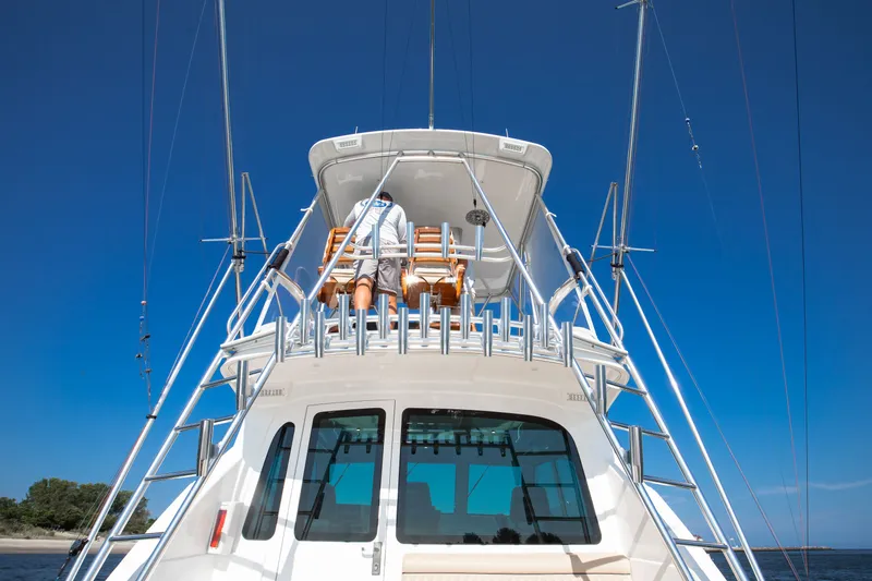 Slide: The Image of Henriques 42 Express Hardtop Bridge 2021 - 25