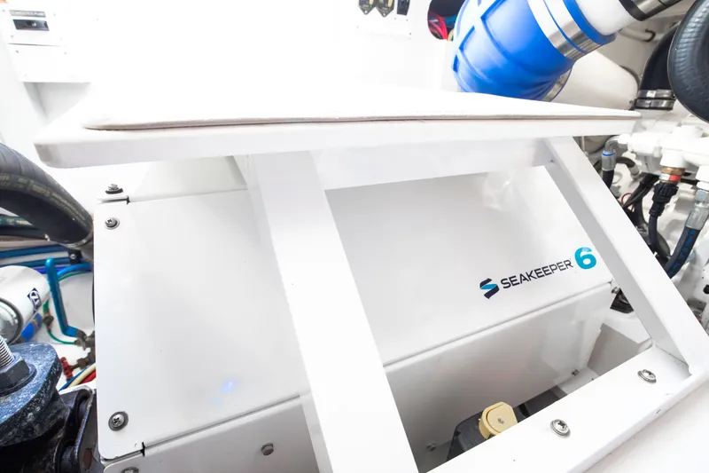 Slide: The Image of Henriques 42 Express Hardtop Bridge 2021 - 38