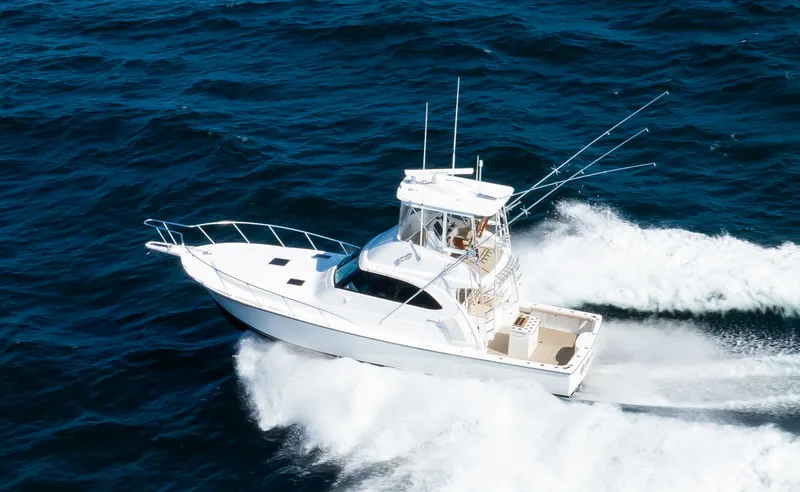 Slide: The Image of Henriques 42 Express Hardtop Bridge 2021 - 4