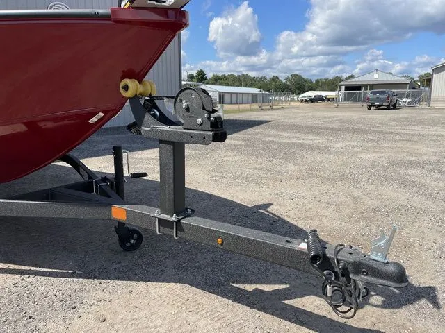 Slide: The Image of Tracker Super Guide V-16 SC 2026 - 12