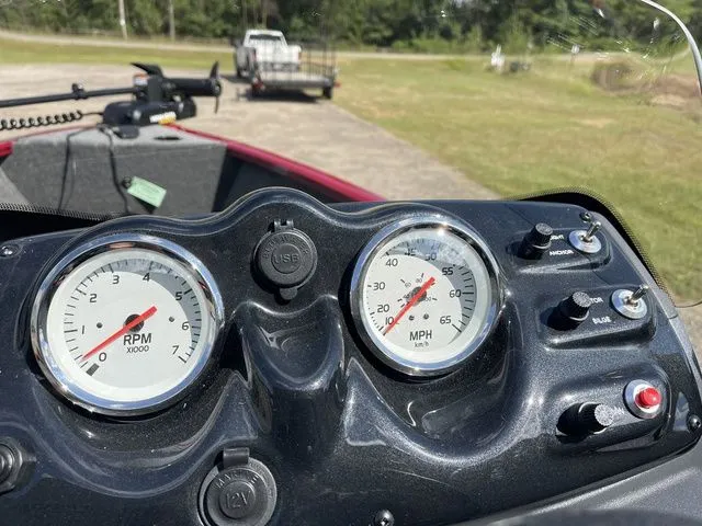 Slide: The Image of Tracker Super Guide V-16 SC 2026 - 24