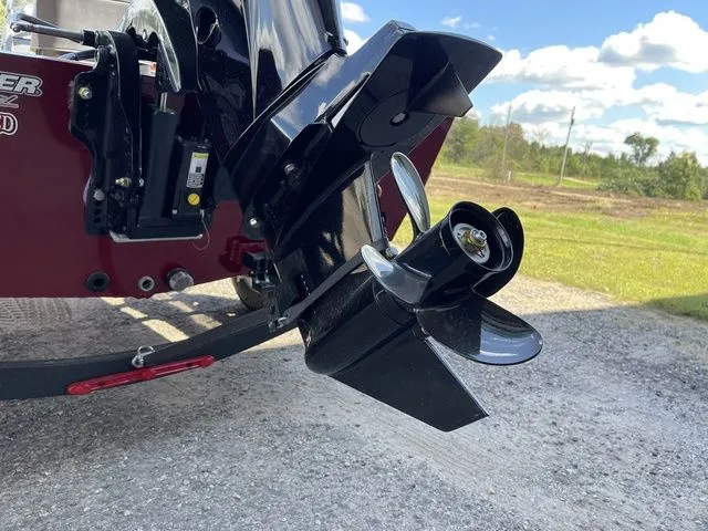 Slide: The Image of Tracker Super Guide V-16 SC 2026 - 8