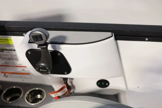 Slide: The Image of Montara SURF BOSS 2.0 25' SL 2026 - 23