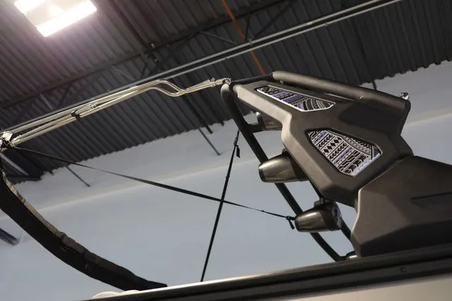 Slide: The Image of Montara SURF BOSS 2.0 25' SL 2026 - 30