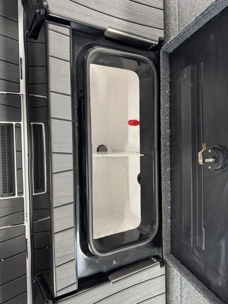 Slide: The Image of Vexus AVX 1985s 2026 - 12