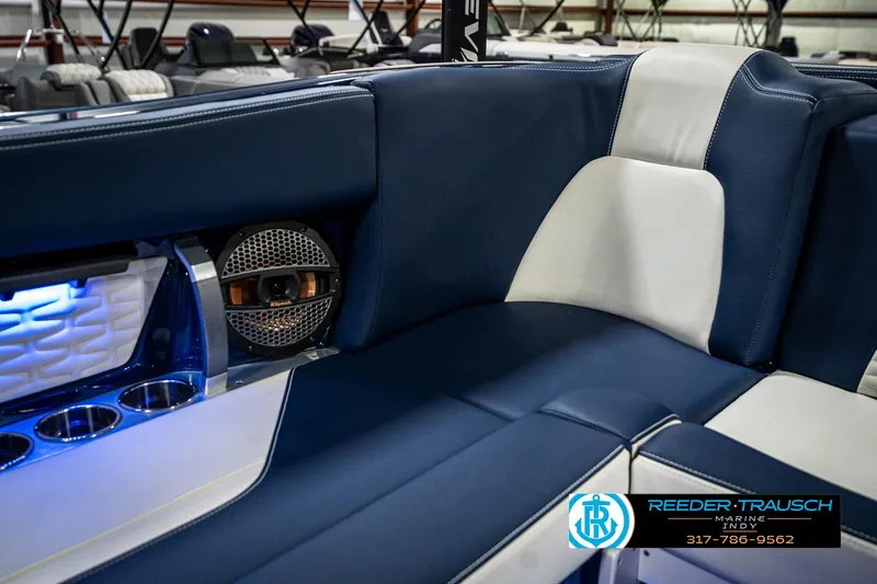 Slide: The Image of MasterCraft X24 2023 - 50