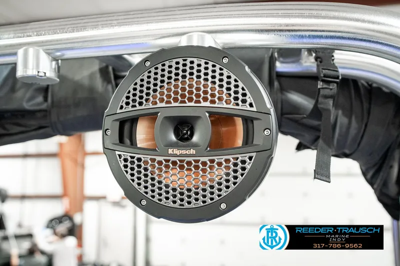 Slide: The Image of MasterCraft X24 2023 - 52