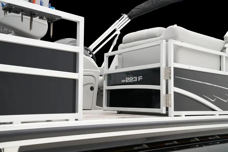 Slide: The Image of Ranger Reata 223F 2025 - 18