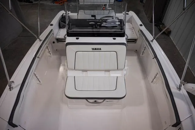 Slide: The Image of Yamaha 190 FSH Sport 2016 - 12