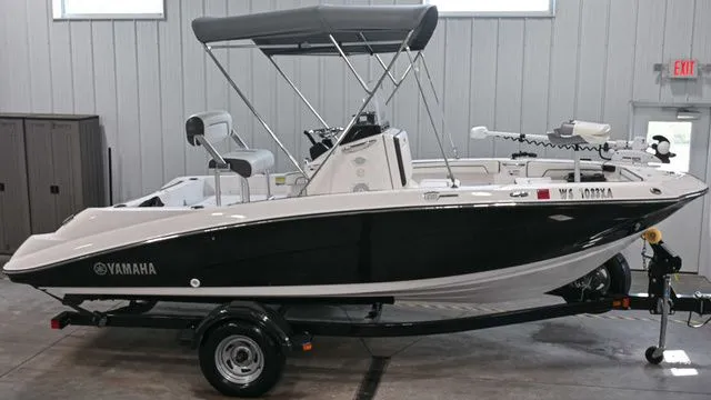 Slide: The Image of Yamaha 190 FSH Sport 2016 - 2