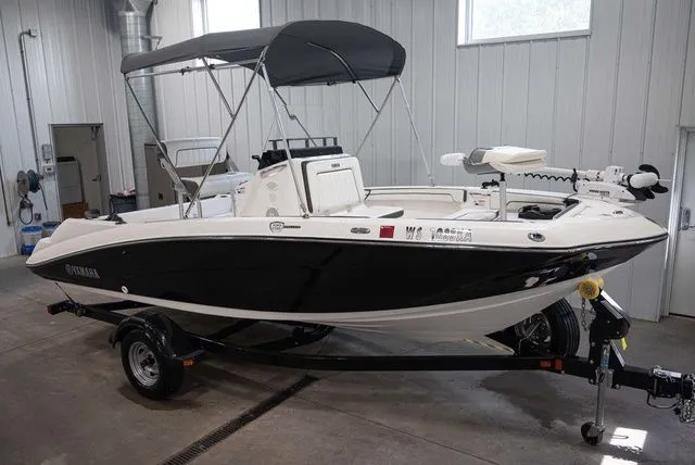 Slide: The Image of Yamaha 190 FSH Sport 2016 - 4