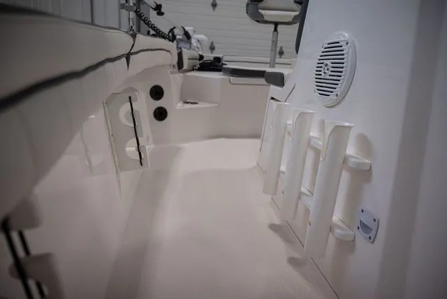 Slide: The Image of Yamaha 190 FSH Sport 2016 - 9