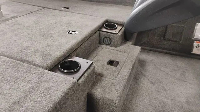 Slide: The Image of Tracker Pro Team 175 TXW 2026 - 12