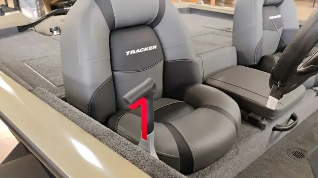 Slide: The Image of Tracker Pro Team 175 TXW 2026 - 20