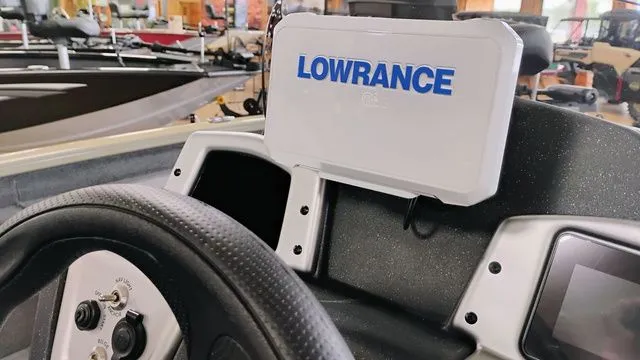 Slide: The Image of Tracker Pro Team 175 TXW 2026 - 26