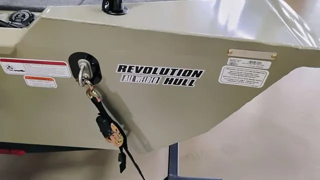 Slide: The Image of Tracker Pro Team 175 TXW 2026 - 5