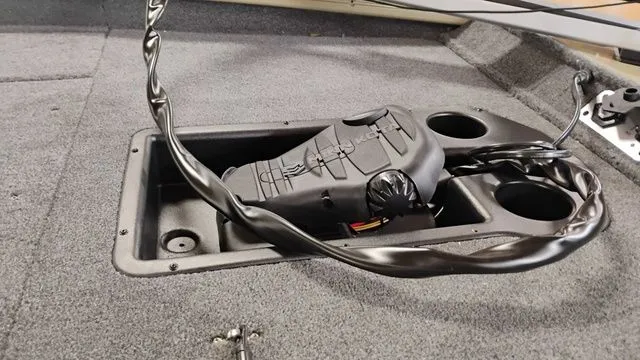 Slide: The Image of Tracker Pro Team 175 TXW 2026 - 6