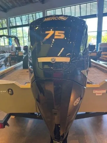 Slide: The Image of Tracker Pro Team 175 TXW 2026 - 3