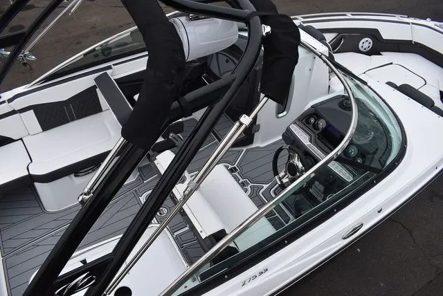 Slide: The Image of Monterey 275SS Super Sport 2024 - 11