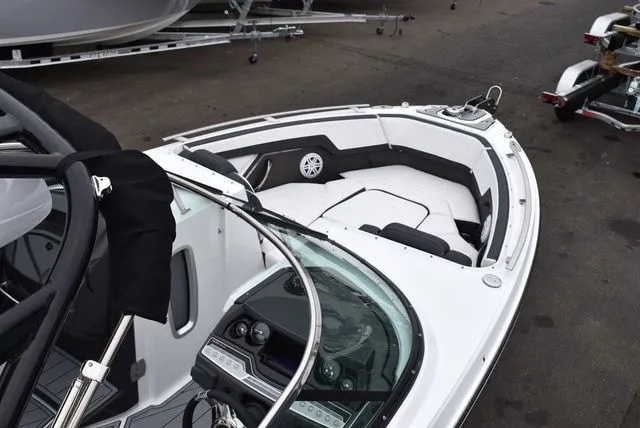 Slide: The Image of Monterey 275SS Super Sport 2024 - 12