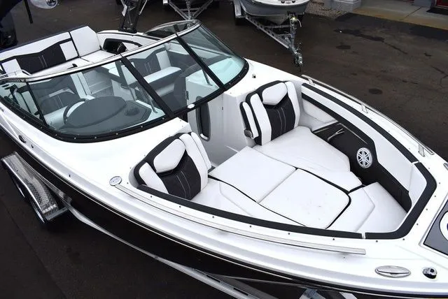 Slide: The Image of Monterey 275SS Super Sport 2024 - 14