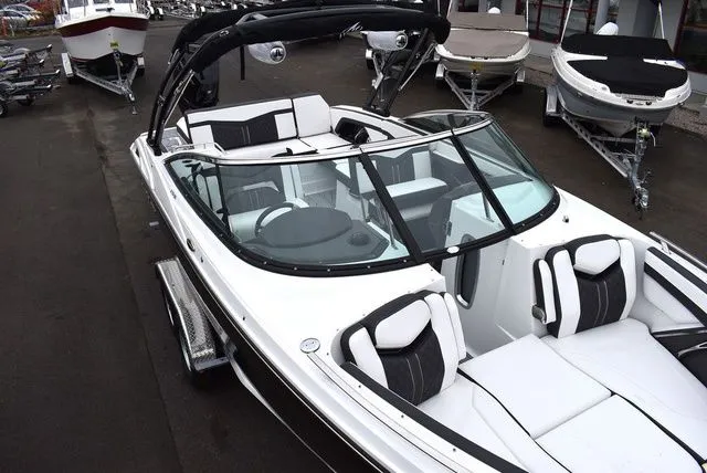 Slide: The Image of Monterey 275SS Super Sport 2024 - 16