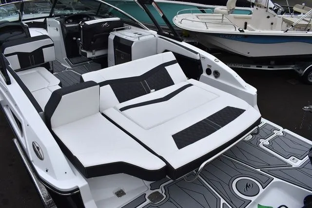 Slide: The Image of Monterey 275SS Super Sport 2024 - 26