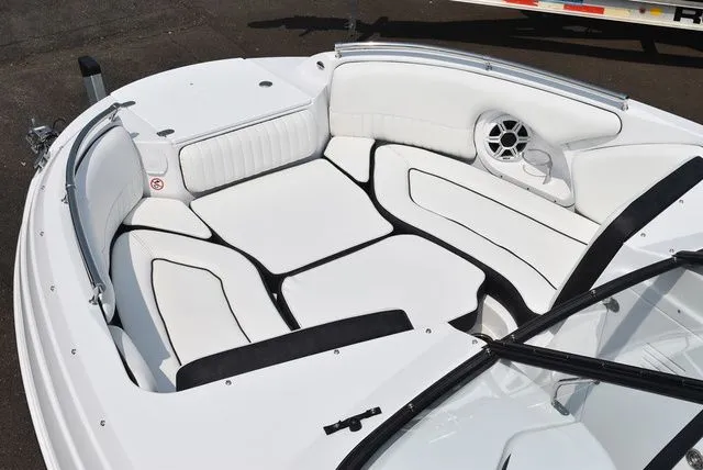 Slide: The Image of Stingray 211DC 2025 - 16