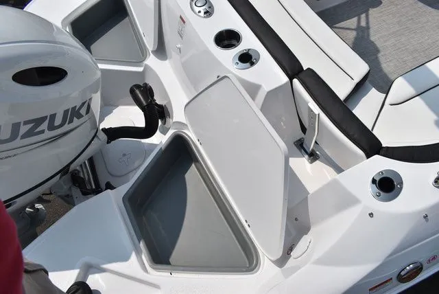 Slide: The Image of Stingray 211DC 2025 - 23