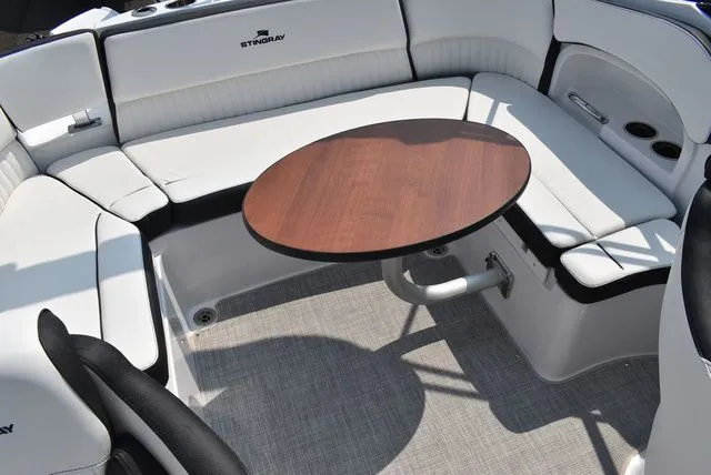 Slide: The Image of Stingray 211DC 2025 - 39