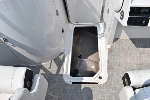 Slide: The Image of Stingray 211DC 2025 - 40