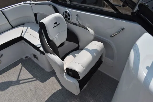 Slide: The Image of Stingray 211DC 2025 - 52