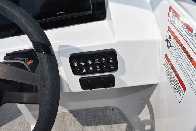 Slide: The Image of Stingray 211DC 2025 - 60