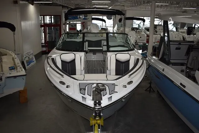 Slide: The Image of Monterey 275SS Super Sport 2025 - 3