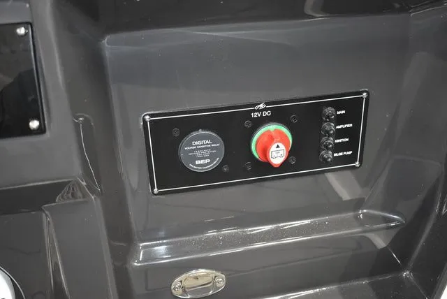 Slide: The Image of Monterey 275SS Super Sport 2025 - 34