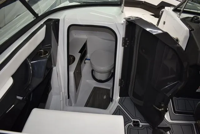 Slide: The Image of Monterey 275SS Super Sport 2025 - 47