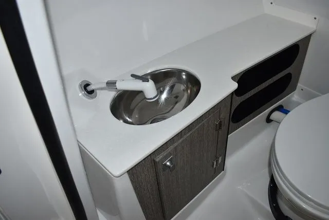 Slide: The Image of Monterey 275SS Super Sport 2025 - 49