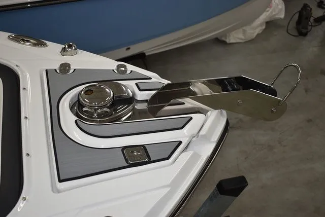 Slide: The Image of Monterey 275SS Super Sport 2025 - 5