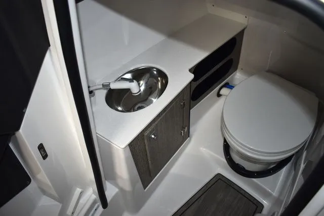 Slide: The Image of Monterey 275SS Super Sport 2025 - 50