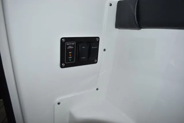 Slide: The Image of Monterey 275SS Super Sport 2025 - 52