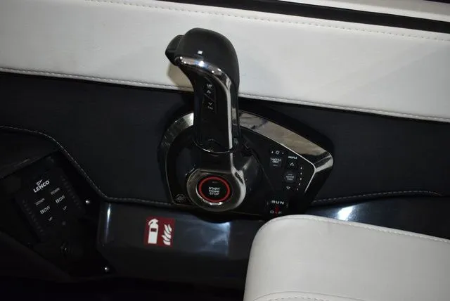 Slide: The Image of Monterey 275SS Super Sport 2025 - 57