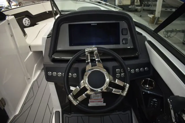 Slide: The Image of Monterey 275SS Super Sport 2025 - 60