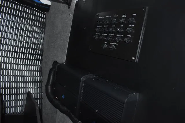 Slide: The Image of Monterey 275SS Super Sport 2025 - 67