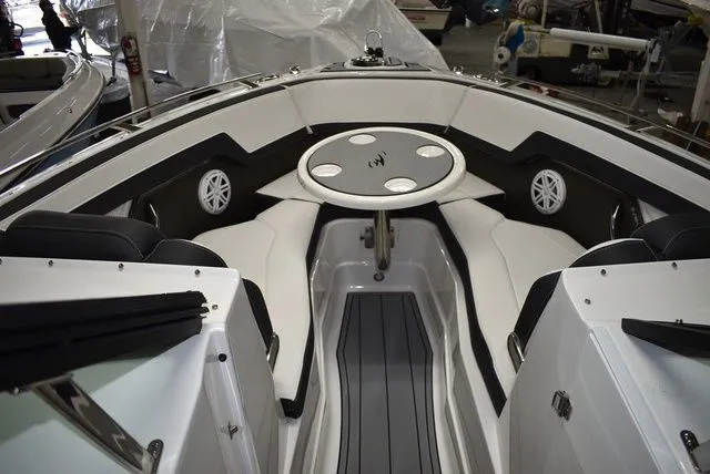 Slide: The Image of Monterey 275SS Super Sport 2025 - 76