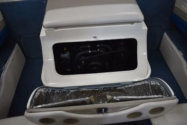 Slide: The Image of Bayliner Marine 2100 SR 1997 - 33