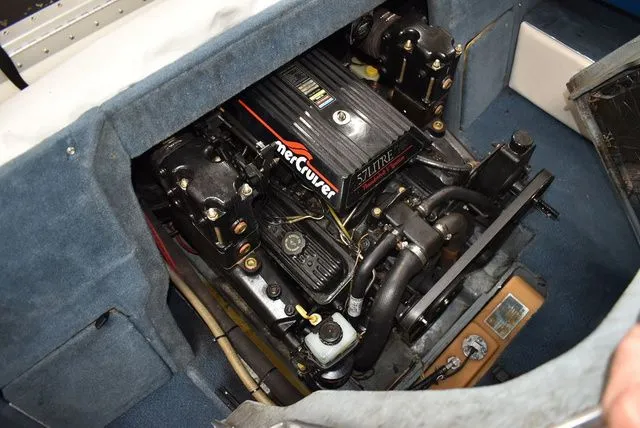 Slide: The Image of Bayliner Marine 2100 SR 1997 - 35