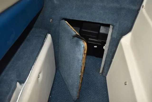 Slide: The Image of Bayliner Marine 2100 SR 1997 - 39